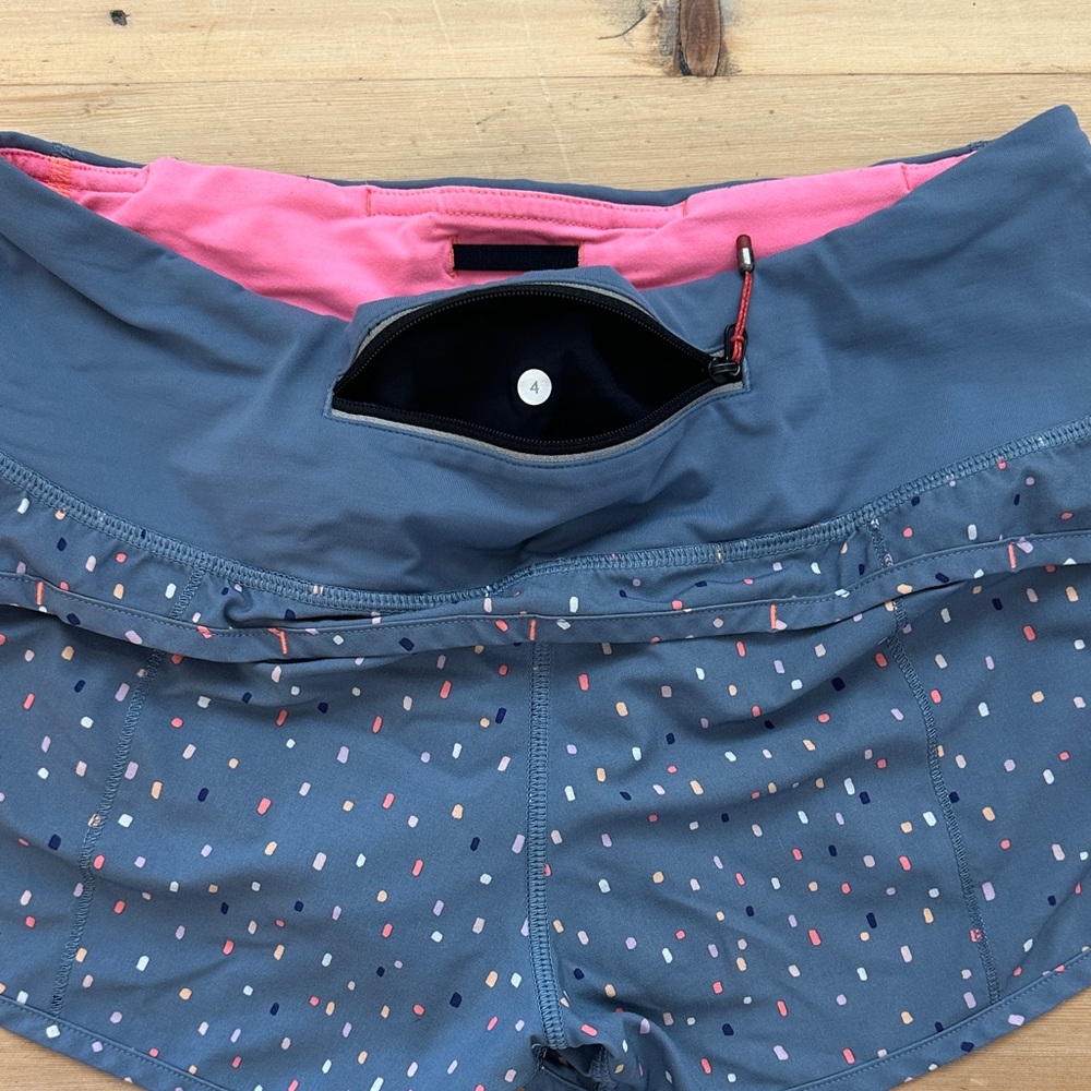 LULULEMON Women’s Lined Short, Size 4 - Picture 3 of 4